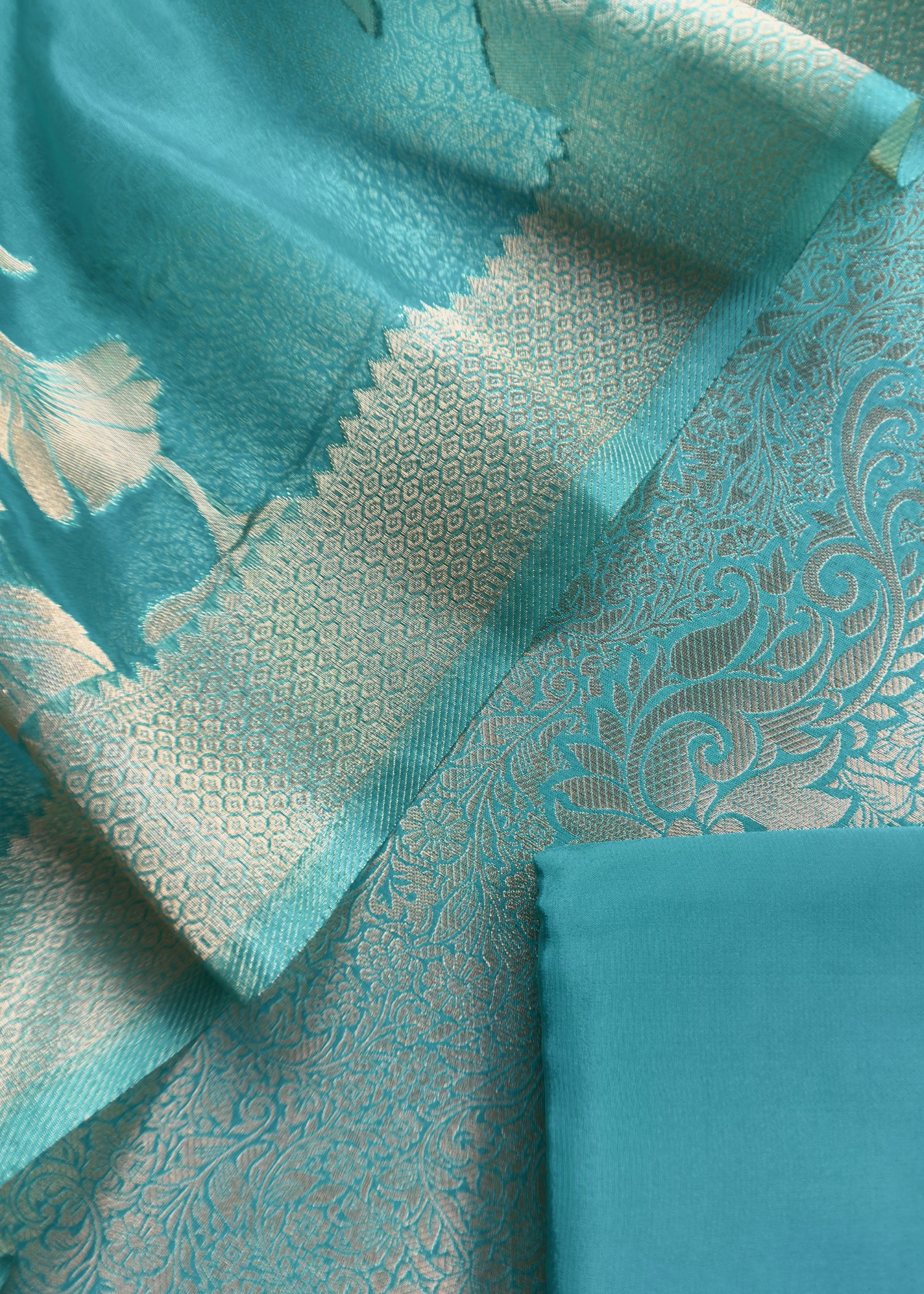 Indian Ethnic Wear Suits For Bridal Wear