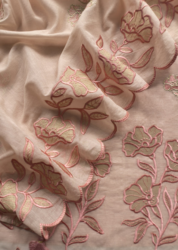 Light Pink Mul Cotton Suit With Lotus Appliqué Work