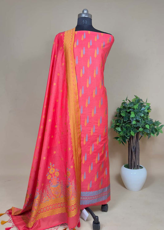 Banarasi chanderi kurta adorned with Resham tifli bootis. 