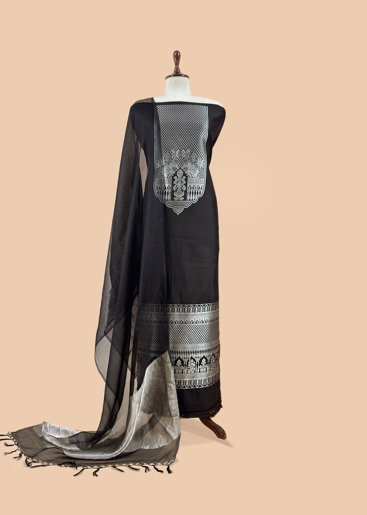 Luxury kora silk suit with Kadwa Weaving


