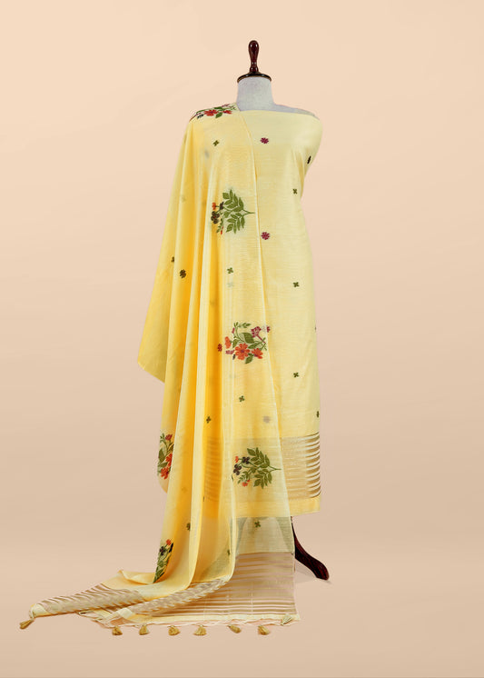 jamdani weaved suit for gifting mom


