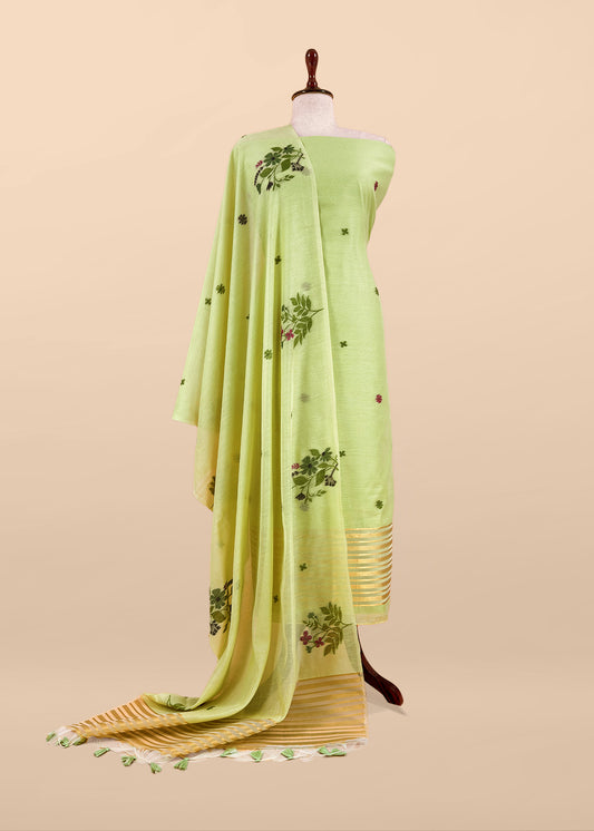 jamdani weaved suit for gifting mom

