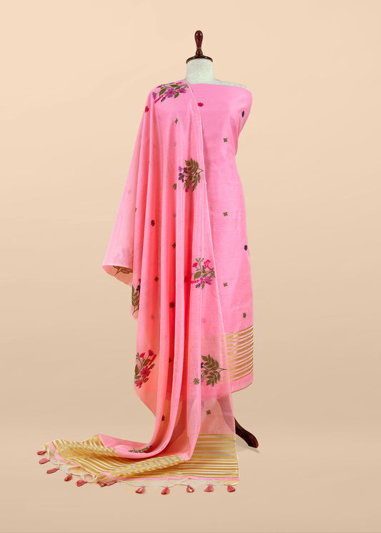 jamdani weaved suit for gifting mom

