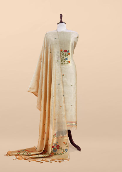 jamdani weaved suit for gifting mom

