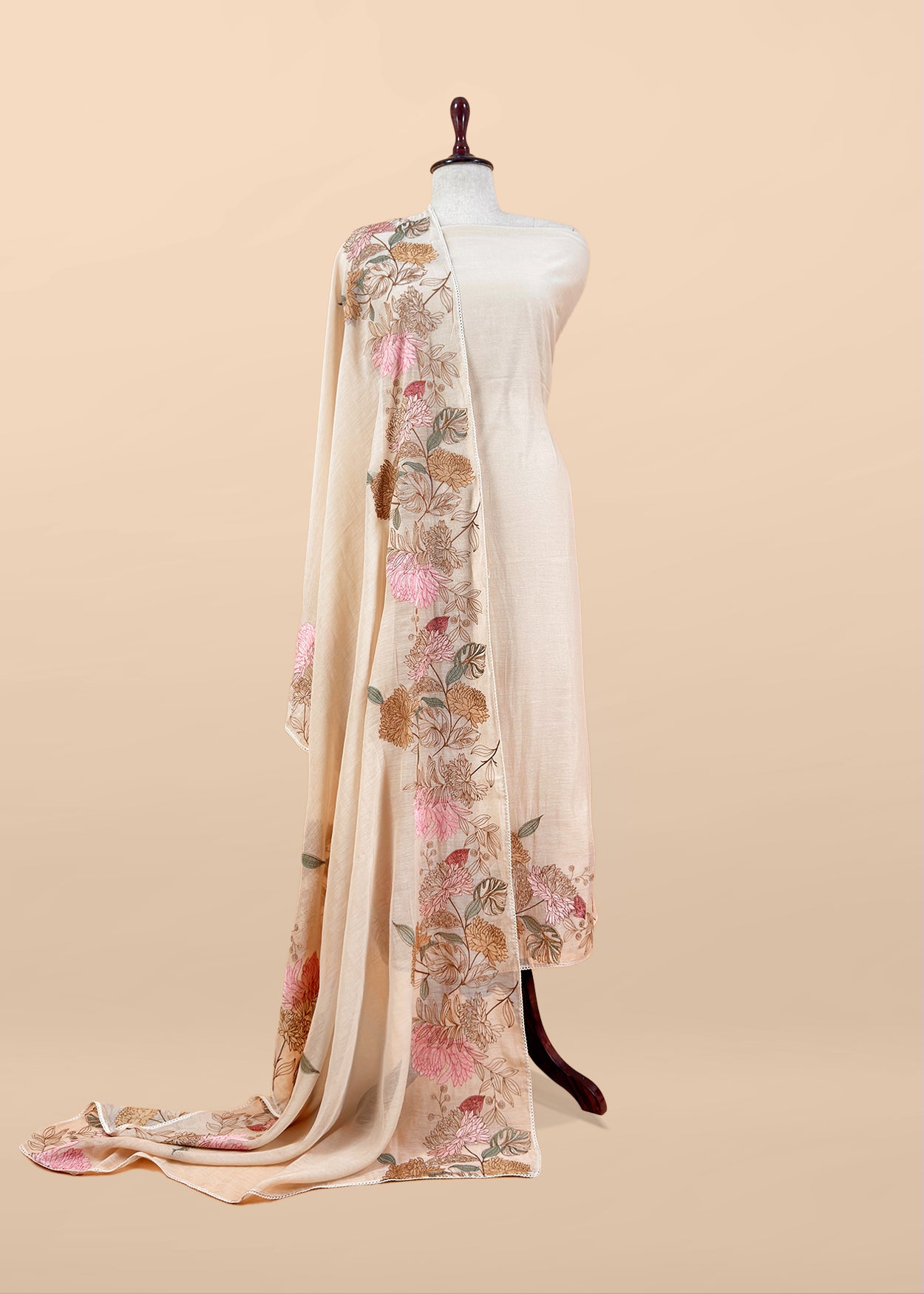 Mulmul suit set with flower embroidered

