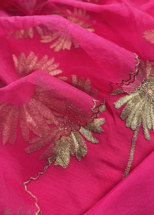 Pink Chanderi kurta with Organza Dupatta Having Zari Embroidery