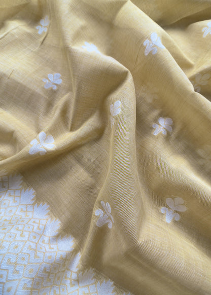 jamdani weaved suit for gifting mom

