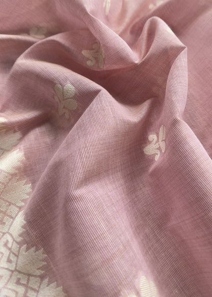 jamdani weaved suit for gifting mom

