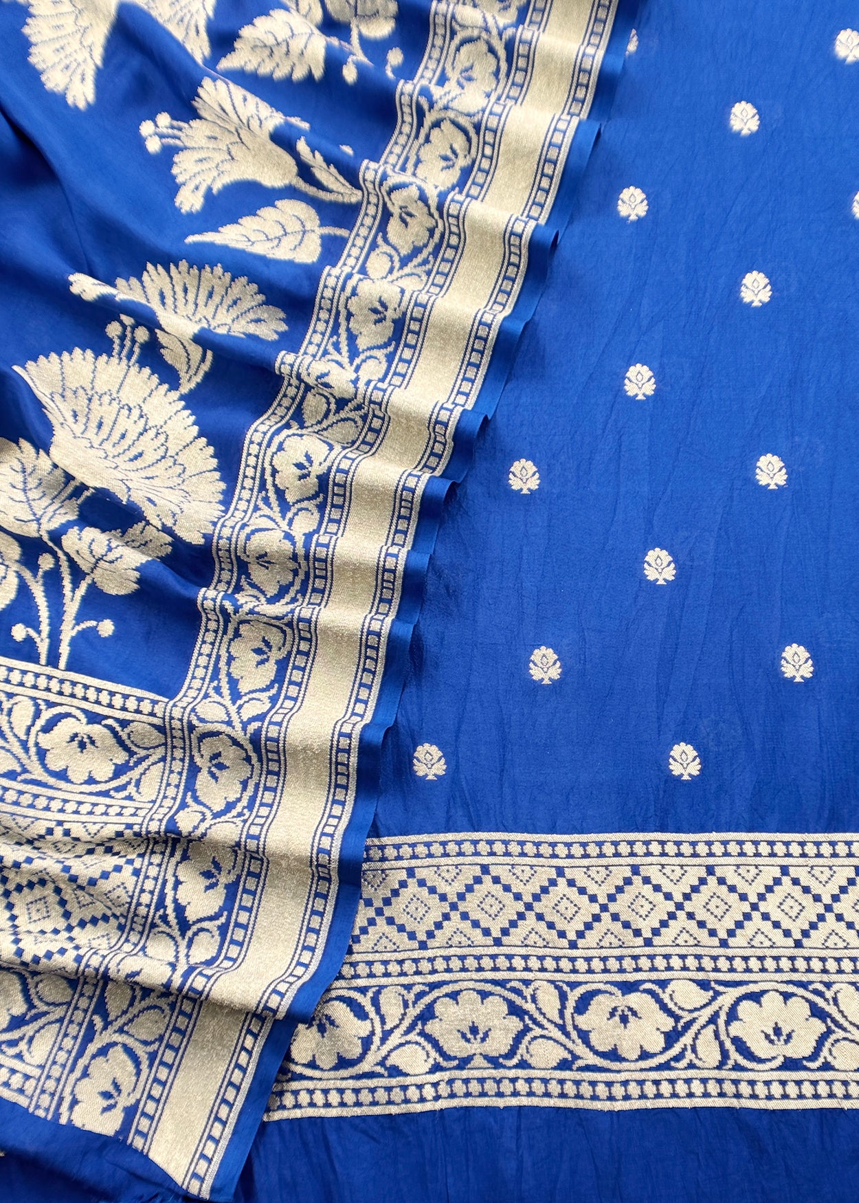 Buy unstitched Munga silk suit at the best price

