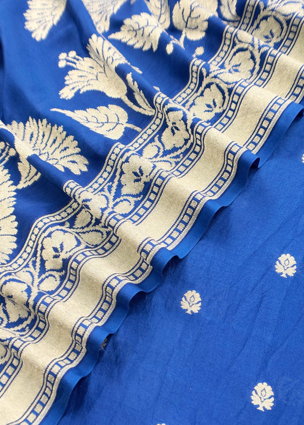 Indian ethnic wear munga silk suit for bridal wear

