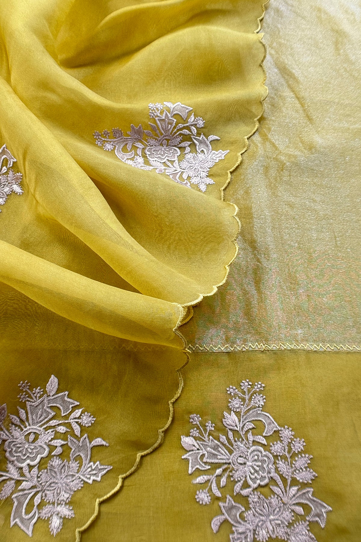 Buy tissue Unstitched Suit Set

