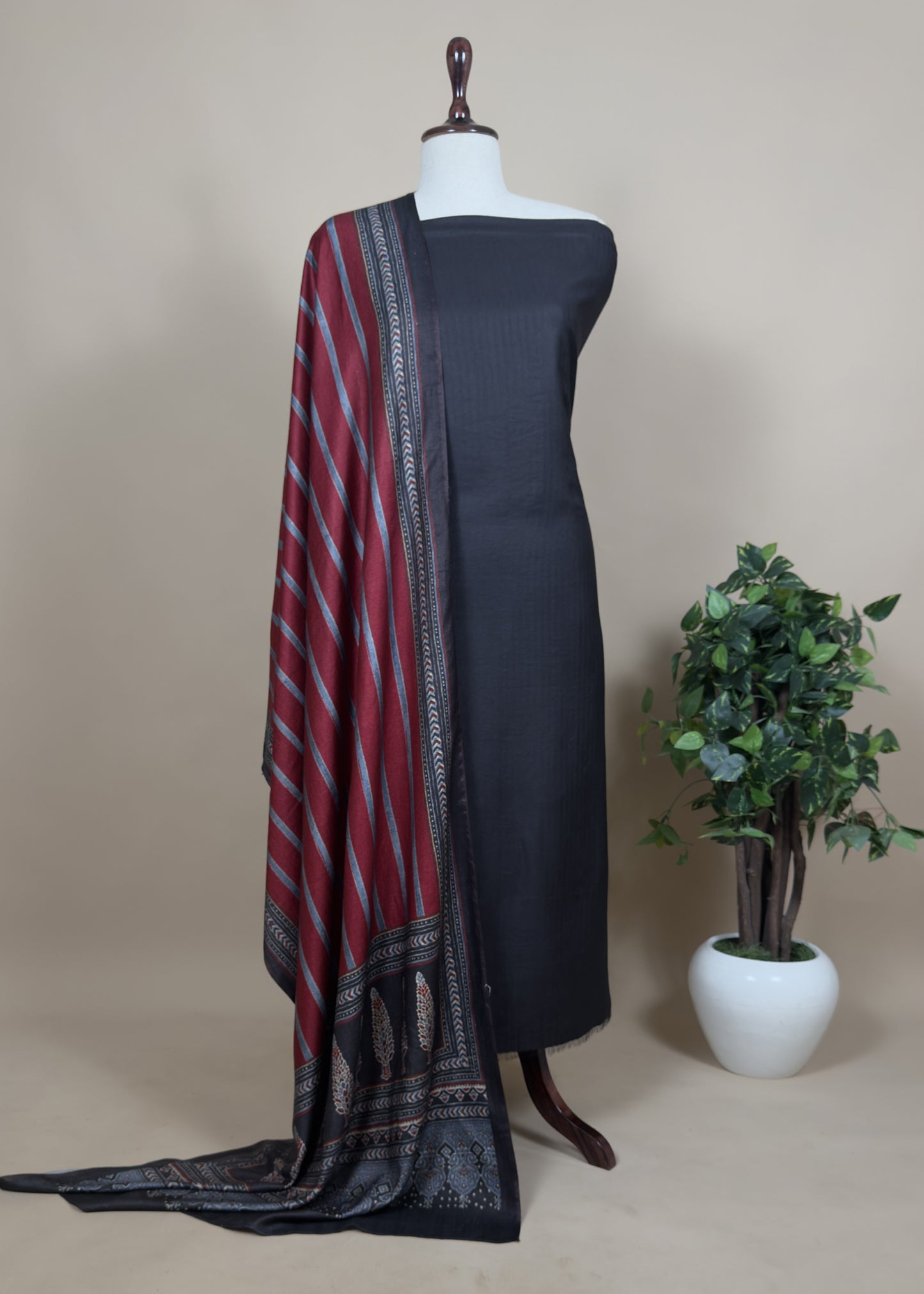 Black Pashmina Suit With Digital Print Dupatta