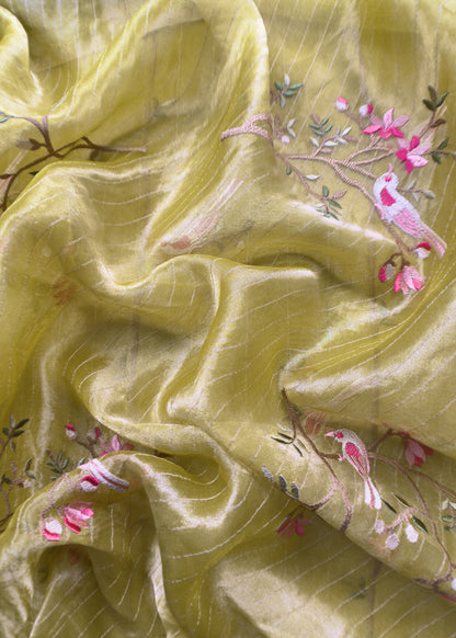 Tissue suit for the trousseau collection