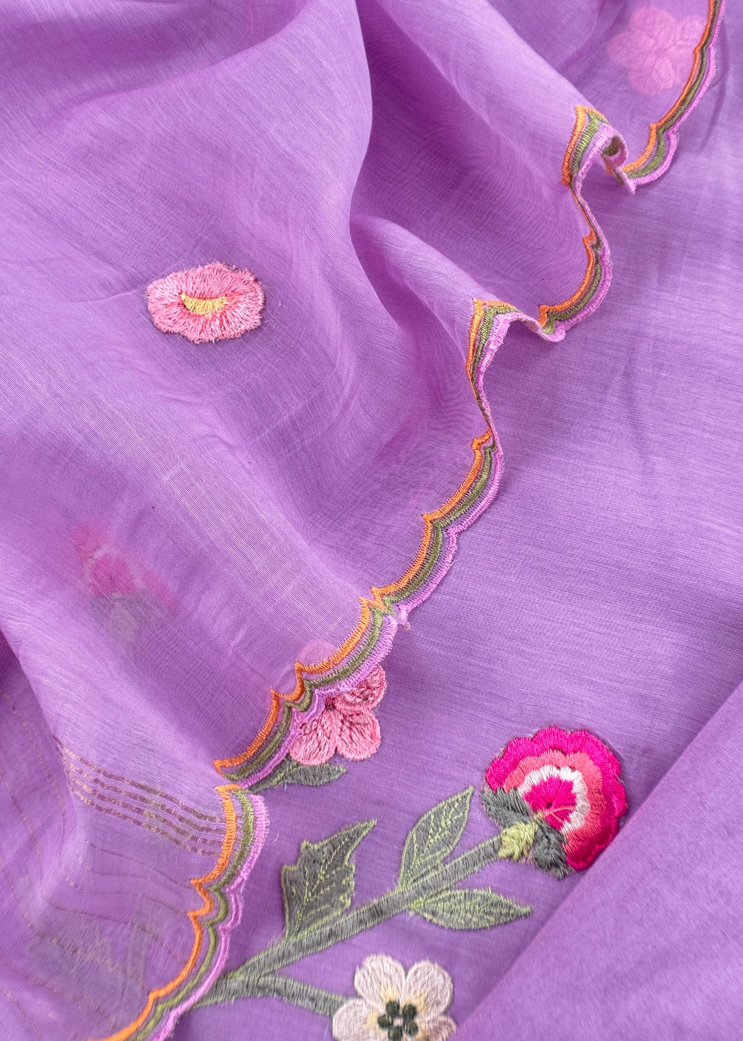 Mulmul suit set with resham embroidery

