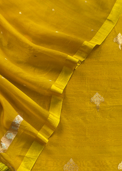 Premium quality kora silk unstitched suit with dupatta

