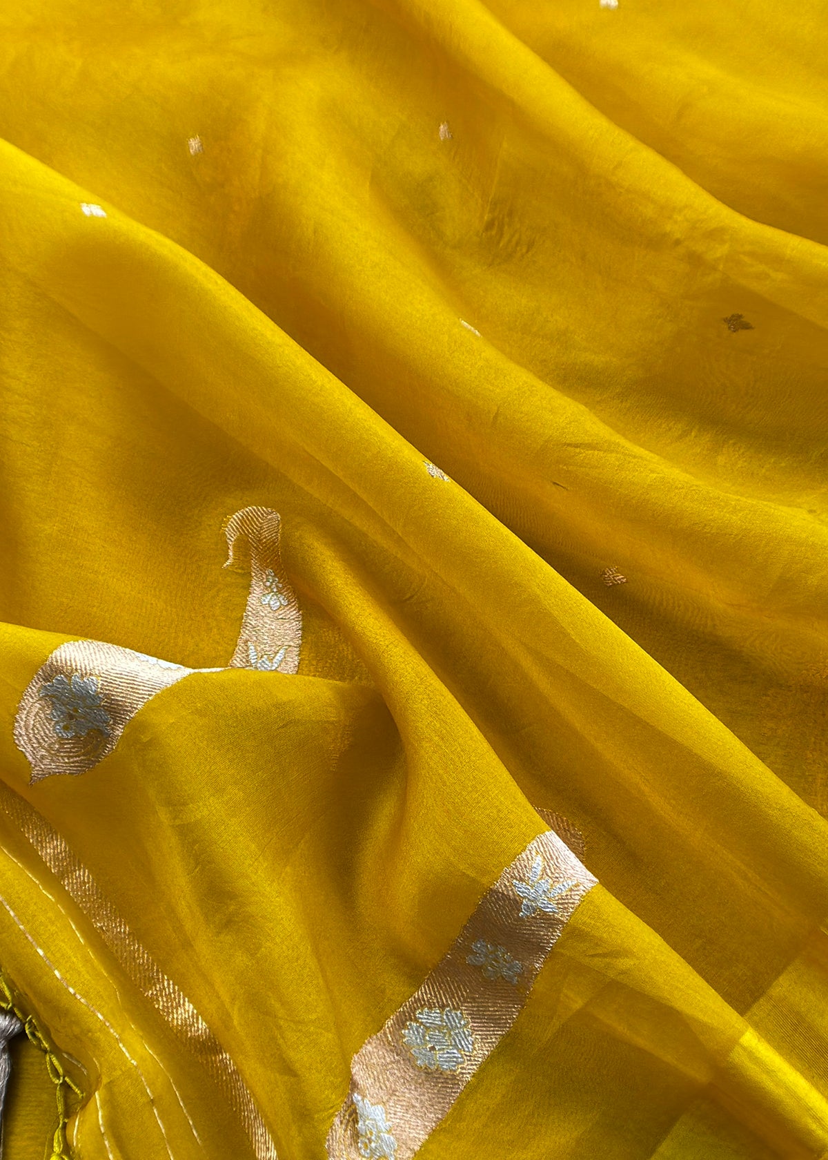 Luxury Handloom kora silk suit with kadwa weaves

