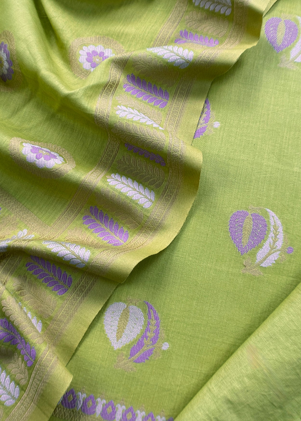 Banarasi meenakari suit in pure Cotton Suit.

