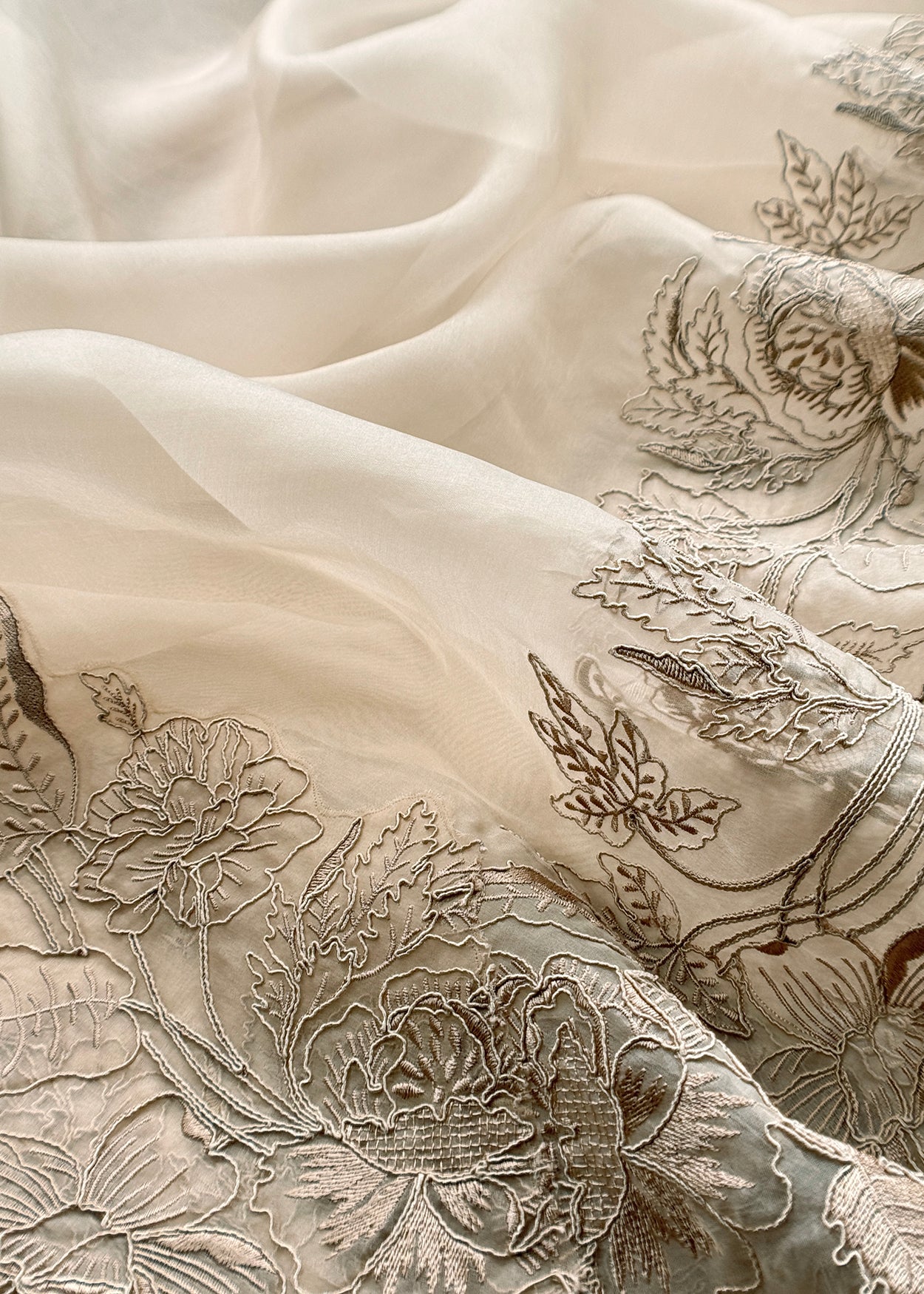 Luxury kora silk suit with french thread embroidery

