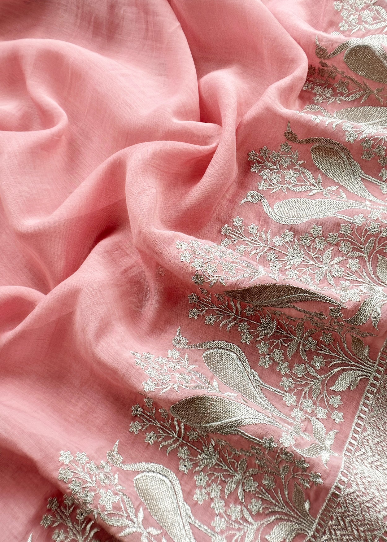 Mulmul suit set with flamingo flower embroidered