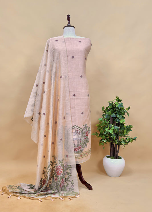 jamdani weaved suit for gifting mom

