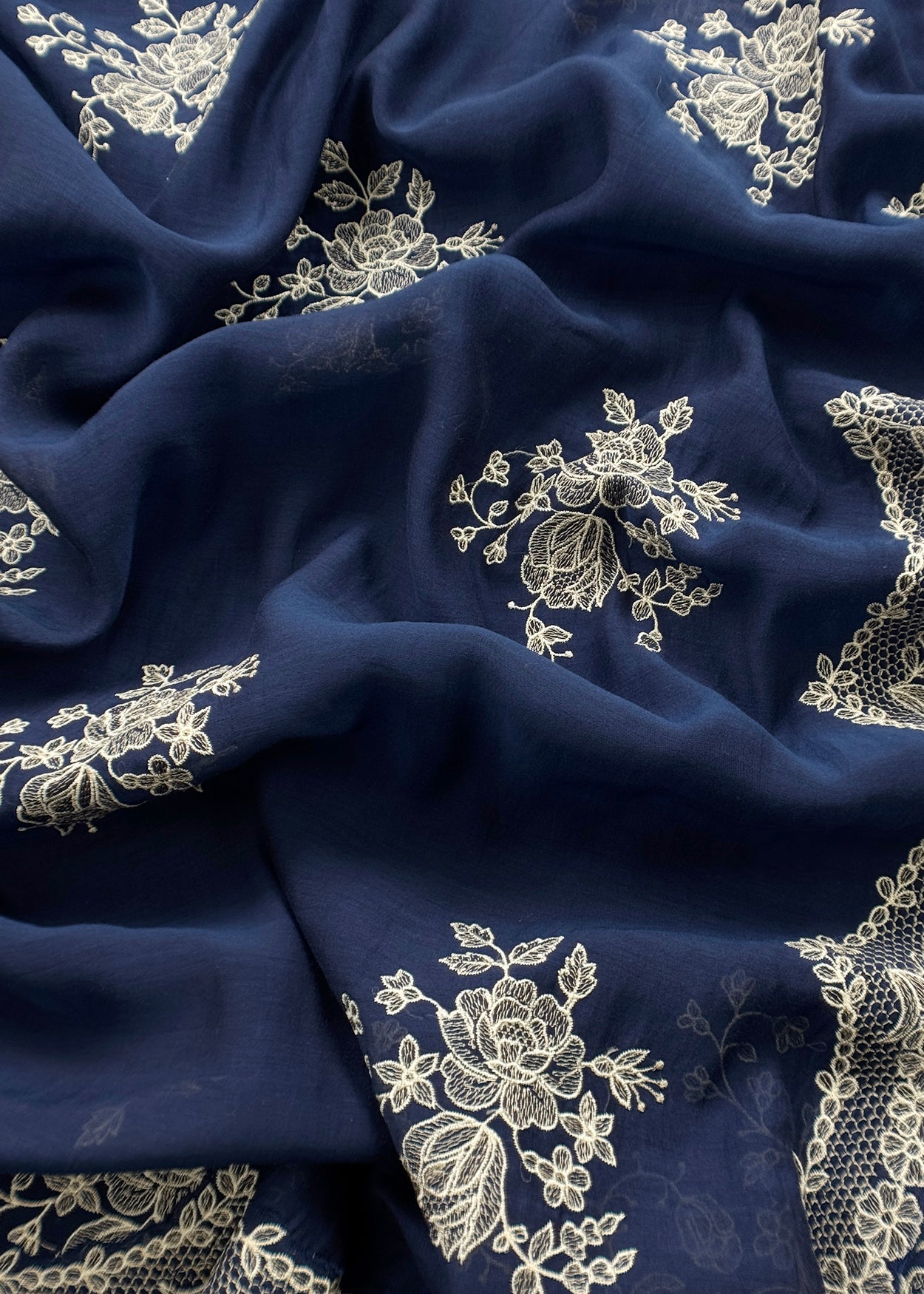 Handloom mulmul unstitched suit fabric

