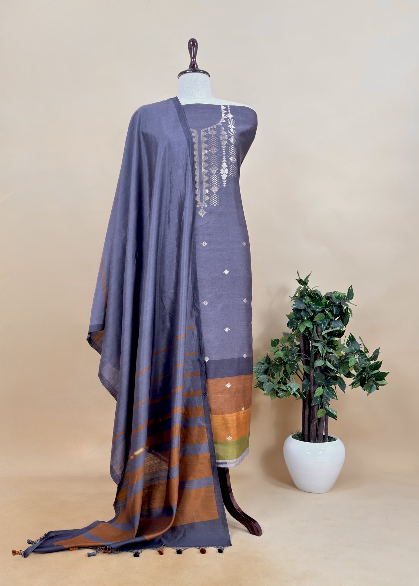 Grey Handloom Silk Kurta with Kadwa Weaving