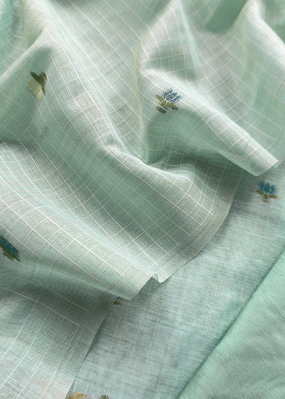 jamdani weaved suit for gifting mom

