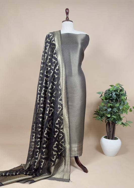 Black Brocade Kurta With Organza Dupatta