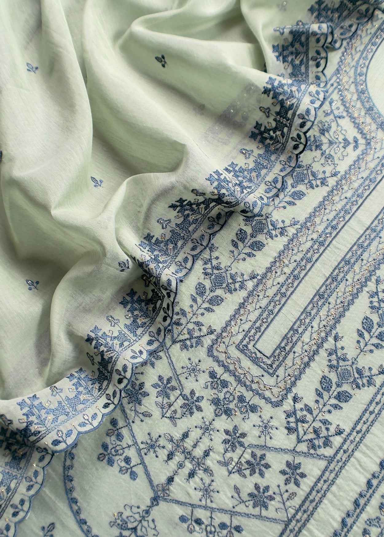 Mulmul suit set with flower embroidered


