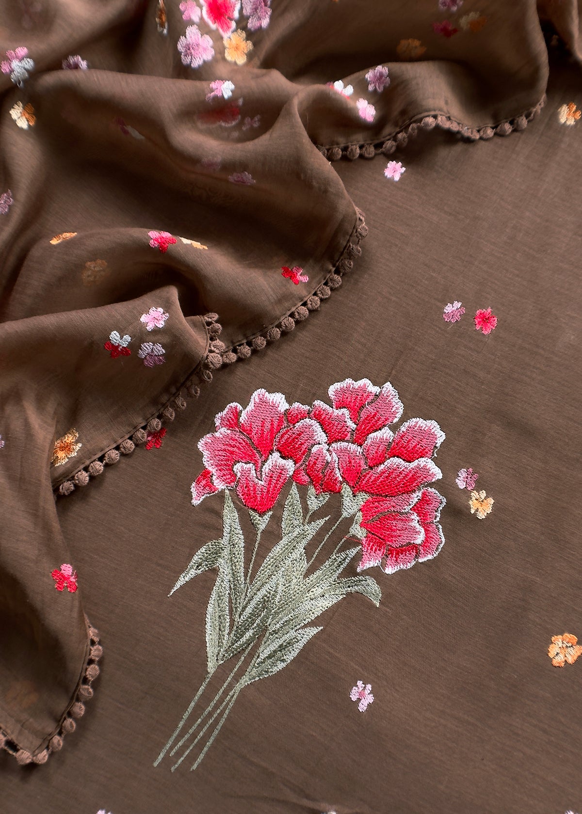 Mulmul suit set with flower embroidered

