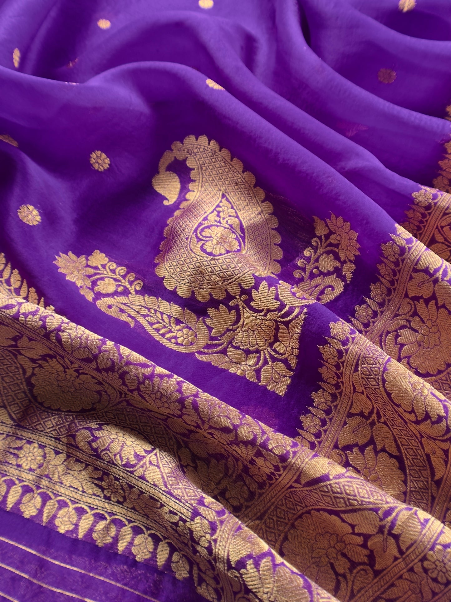 Luxury kora silk suit with Kadwa Weaving

