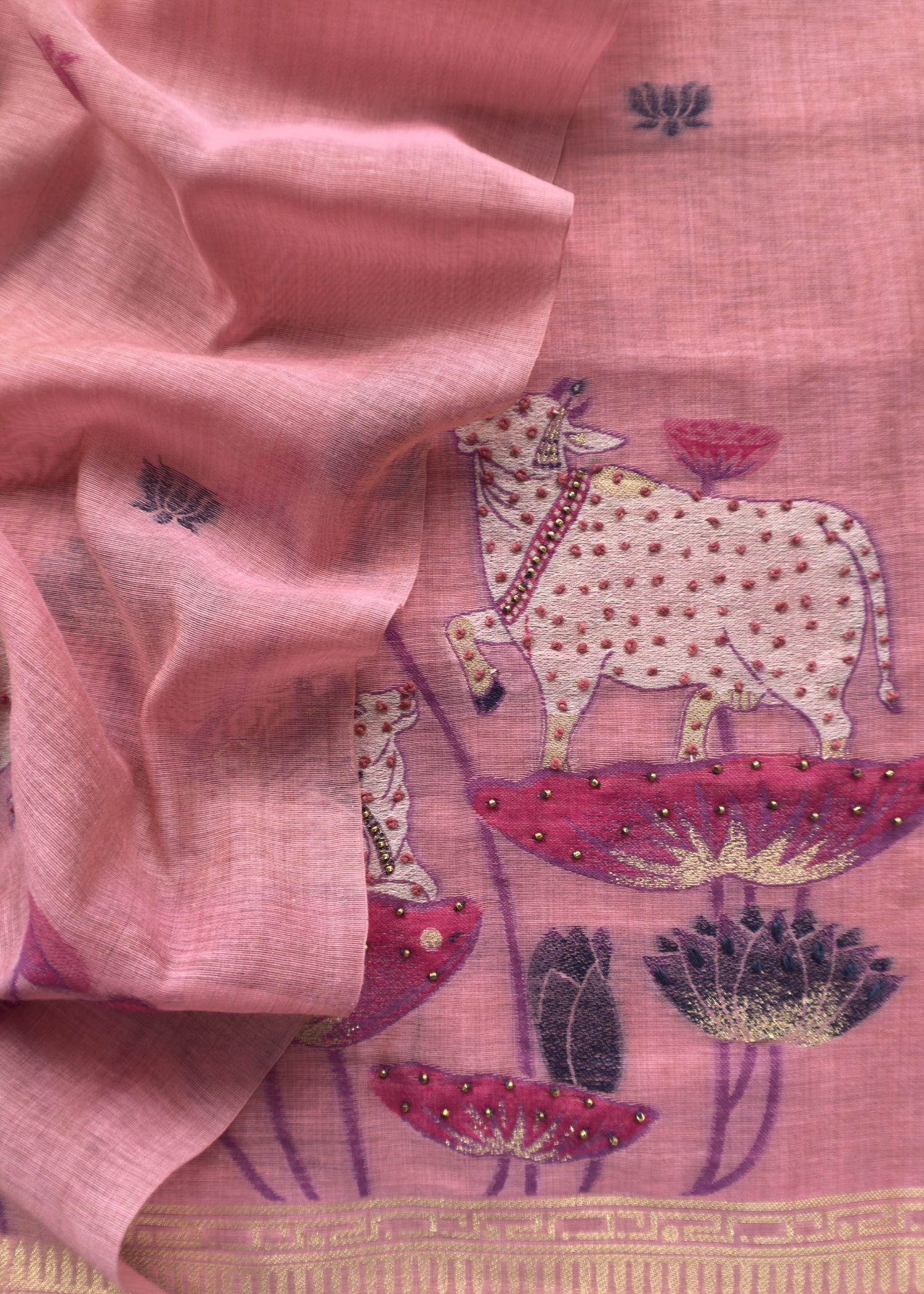 jamdani weaved suit for gifting mom

