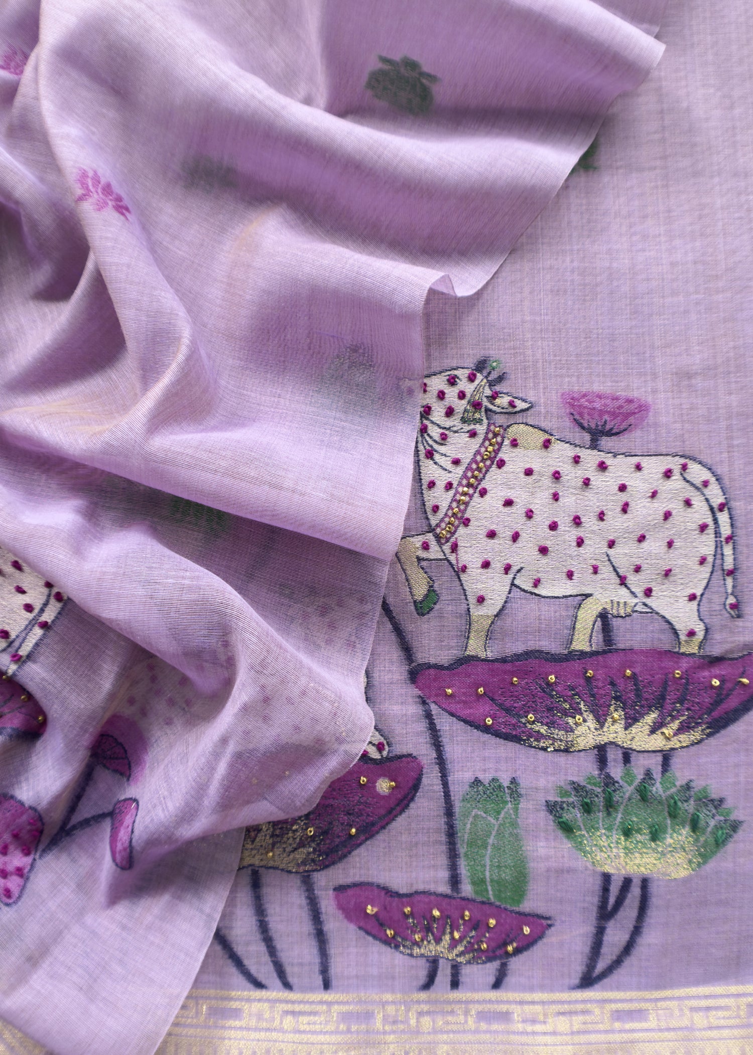 jamdani weaved suit for gifting mom

