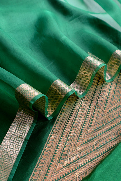 Banarsi Silk For Gifting Bridal Trousseau At the Best Price


