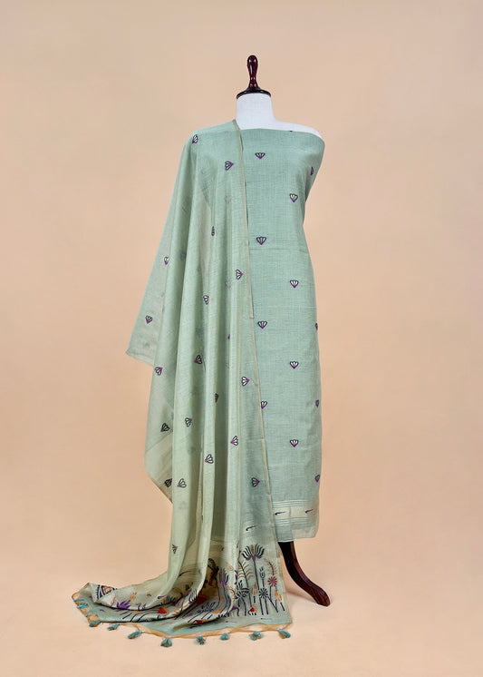 jamdani weaved suit for gifting mom

