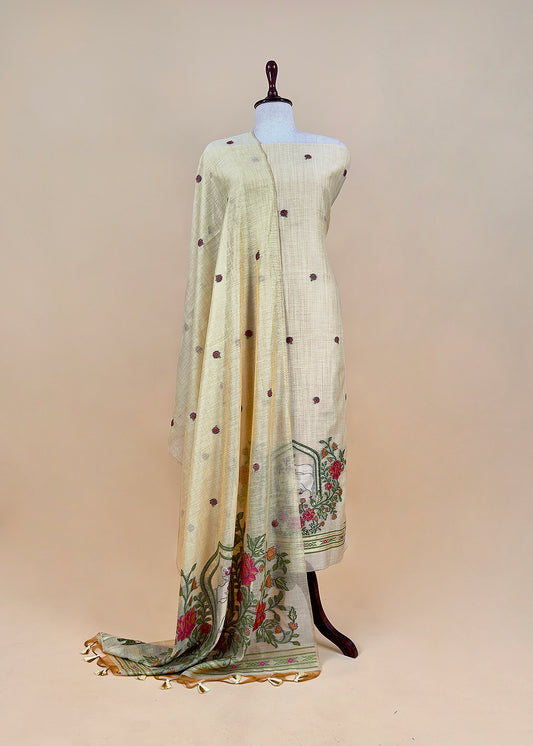 jamdani weaved suit for gifting mom

