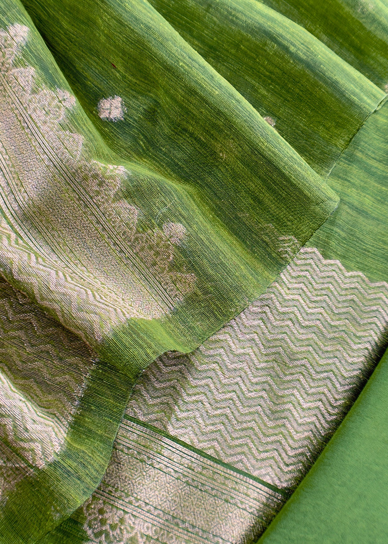 Shamrock Green Chanderi Unstitched Suit With Gold Zari Jamdani Weaving