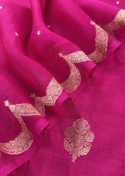 Pink Handloom Silk Kurta And Ombre Kora Silk Dupatta With Meenakari Weaving