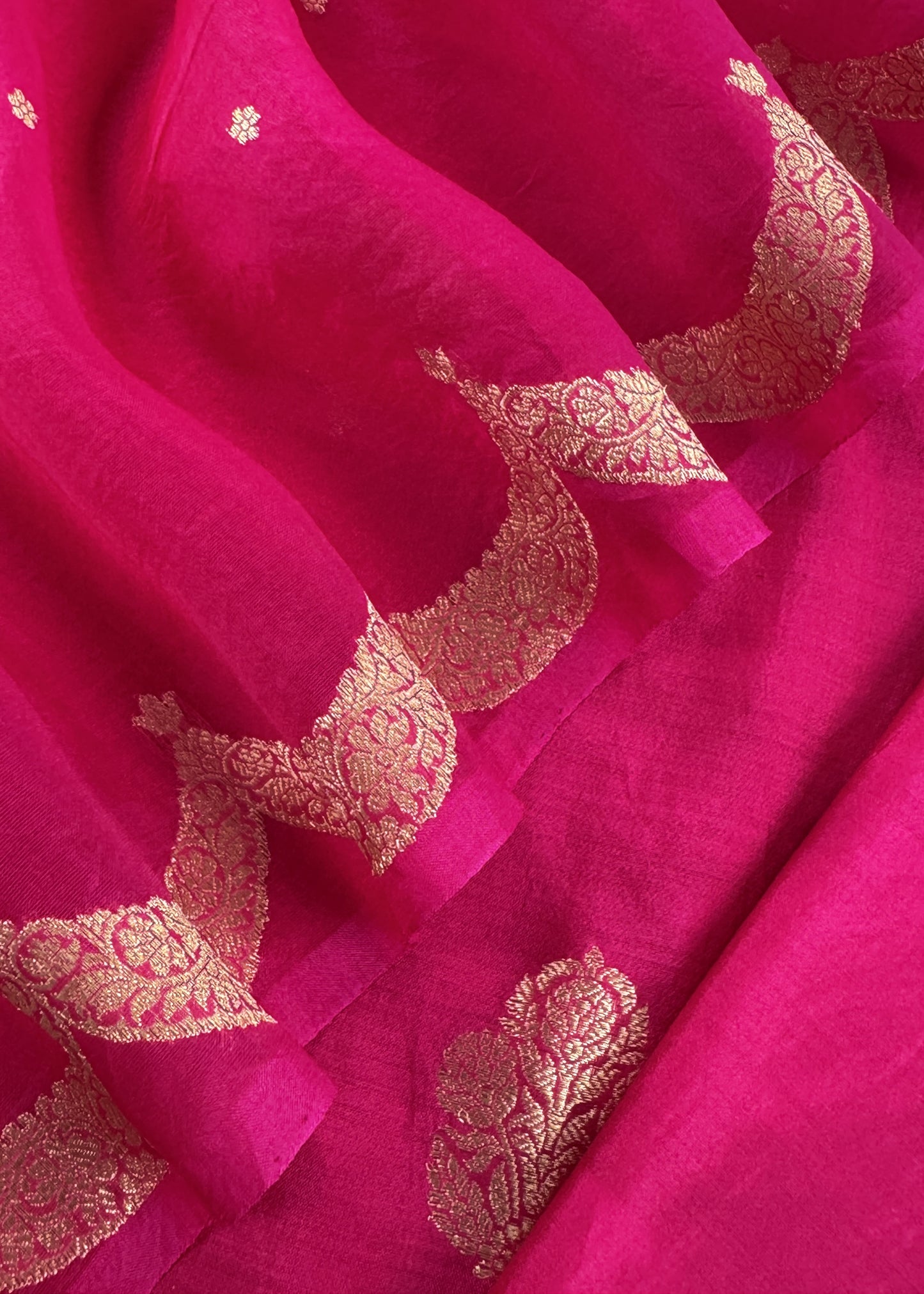 Pink Handloom Silk Kurta And Ombre Kora Silk Dupatta With Meenakari Weaving