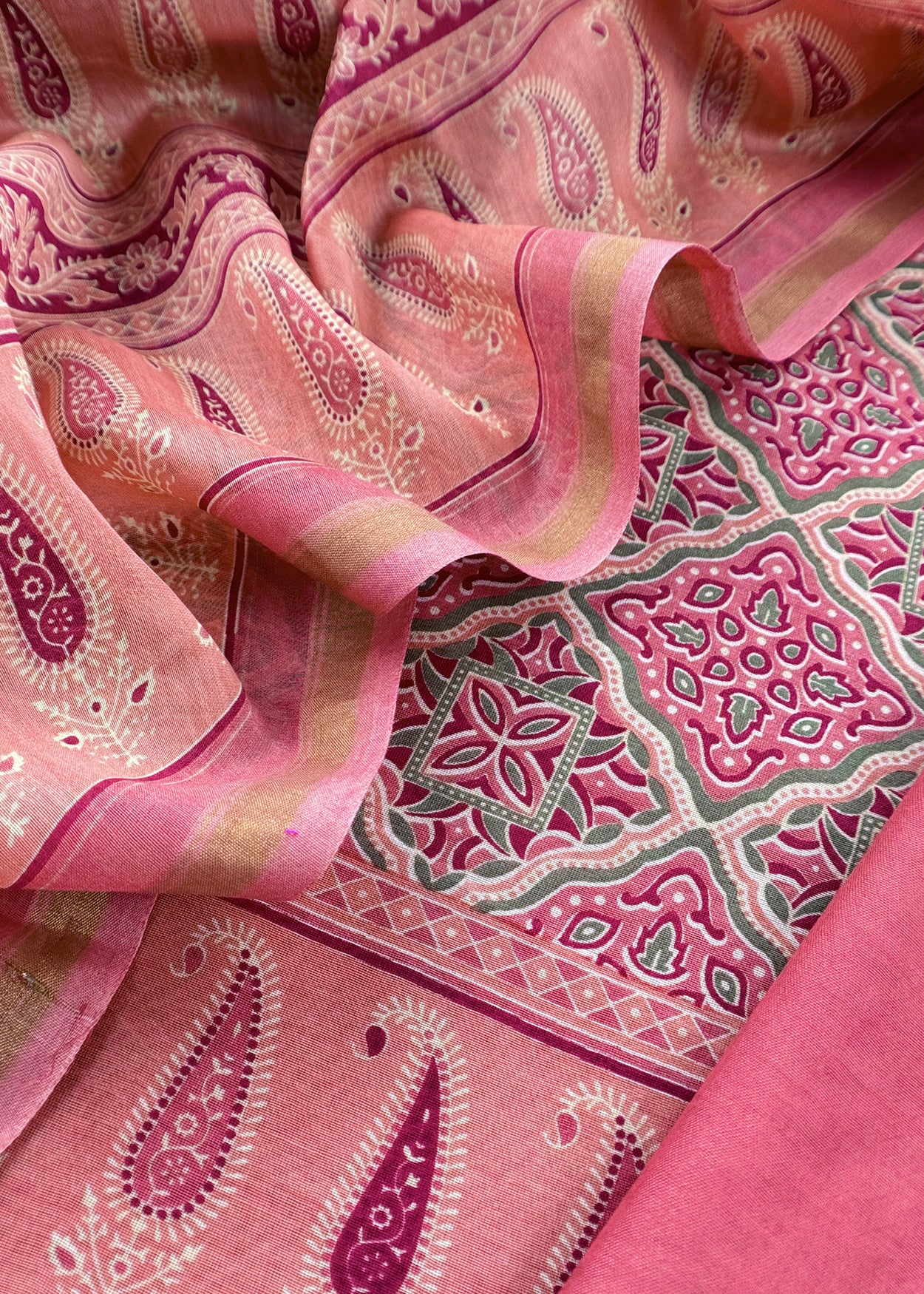 Maheshwari silk suit gifting for women

