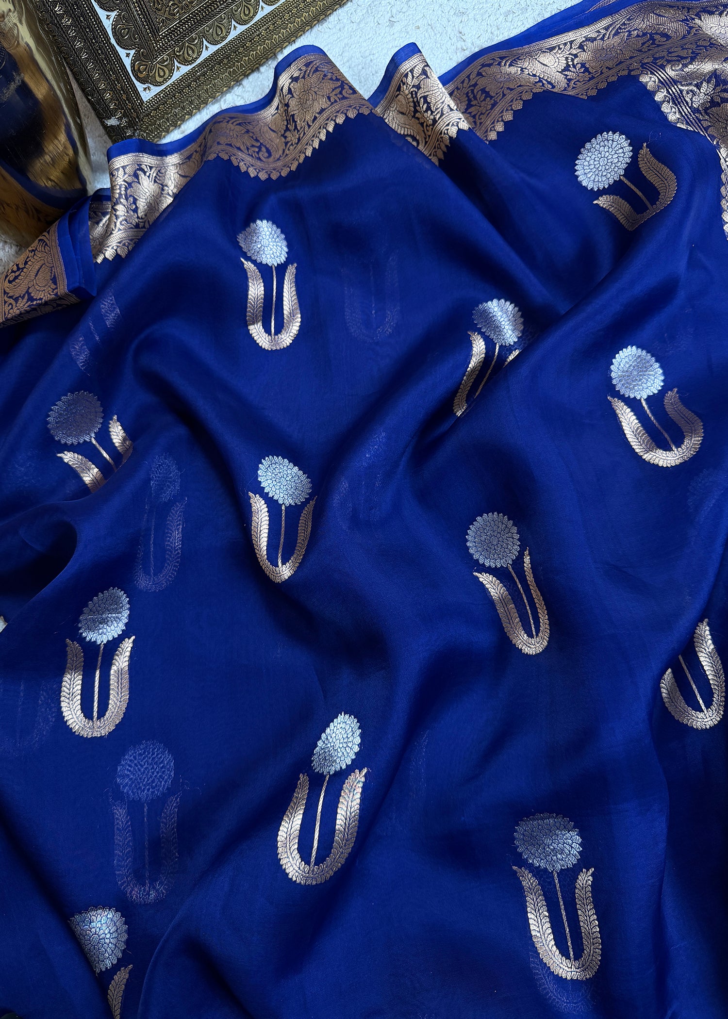 Pure Kora Silk Saree With Kadwa Weaving

