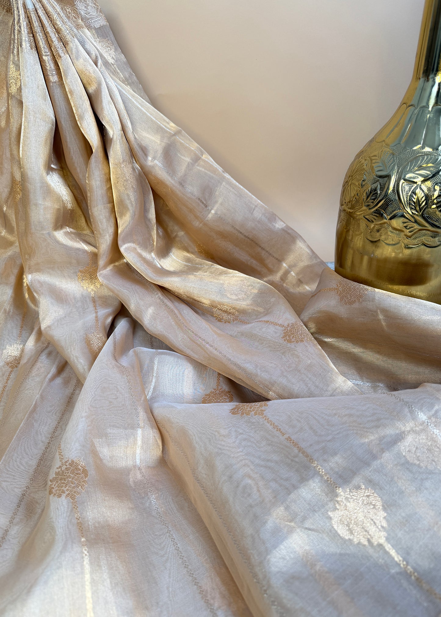 Beige Handloom Tissue Silk Saree With Kadwa Weaving