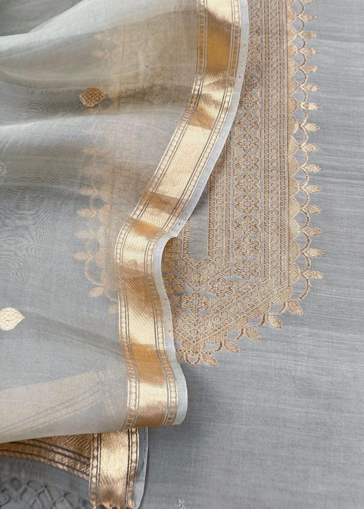 Grey Unstitched Pure Silk Suit With Kadwa Weaving