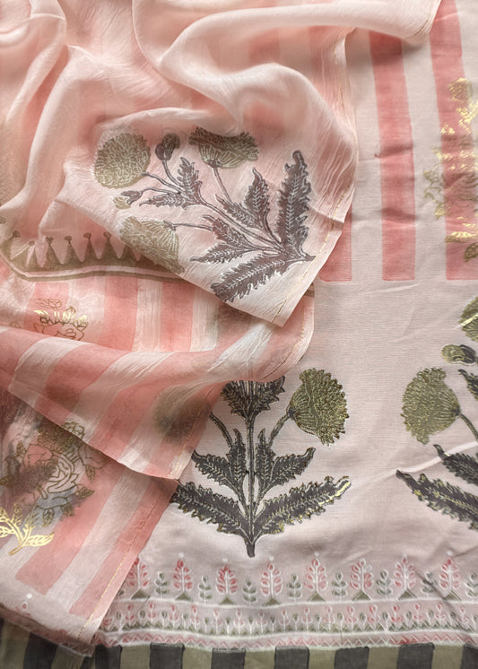 Powder Pink Hand Dyed Linen Kurta And Tabby Dupatta With Gold Foil
