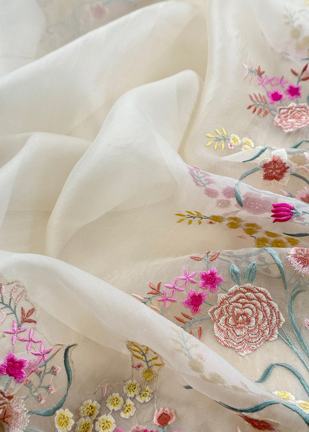 Pure organza suit with parsi thread embroidery

