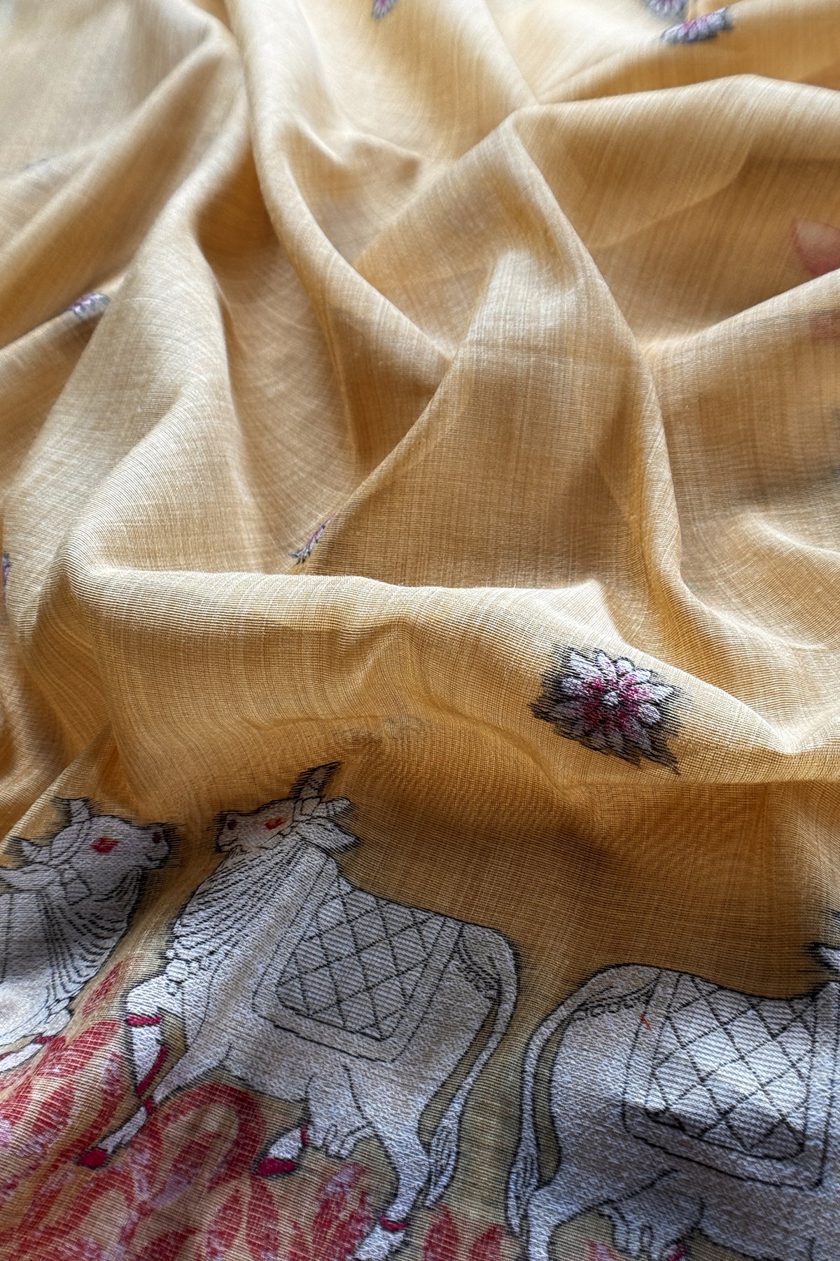 jamdani weaved suit for gifting mom

