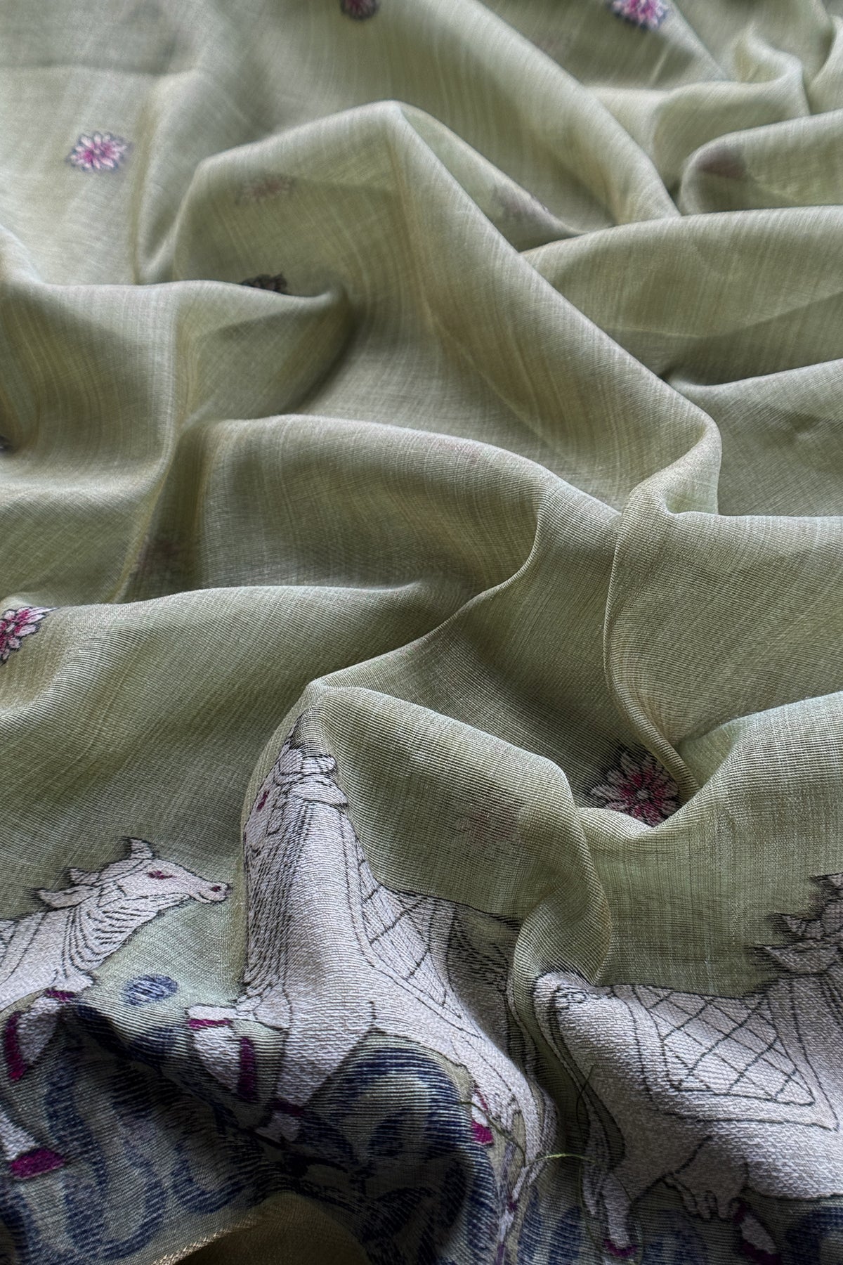 jamdani weaved suit for gifting mom

