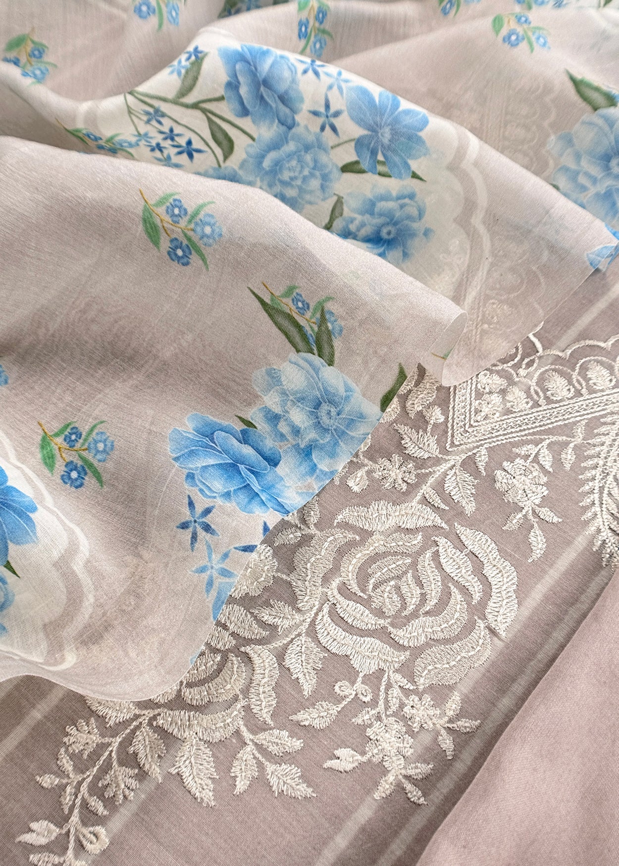 Mulmul suit set with digital print and embroidery

