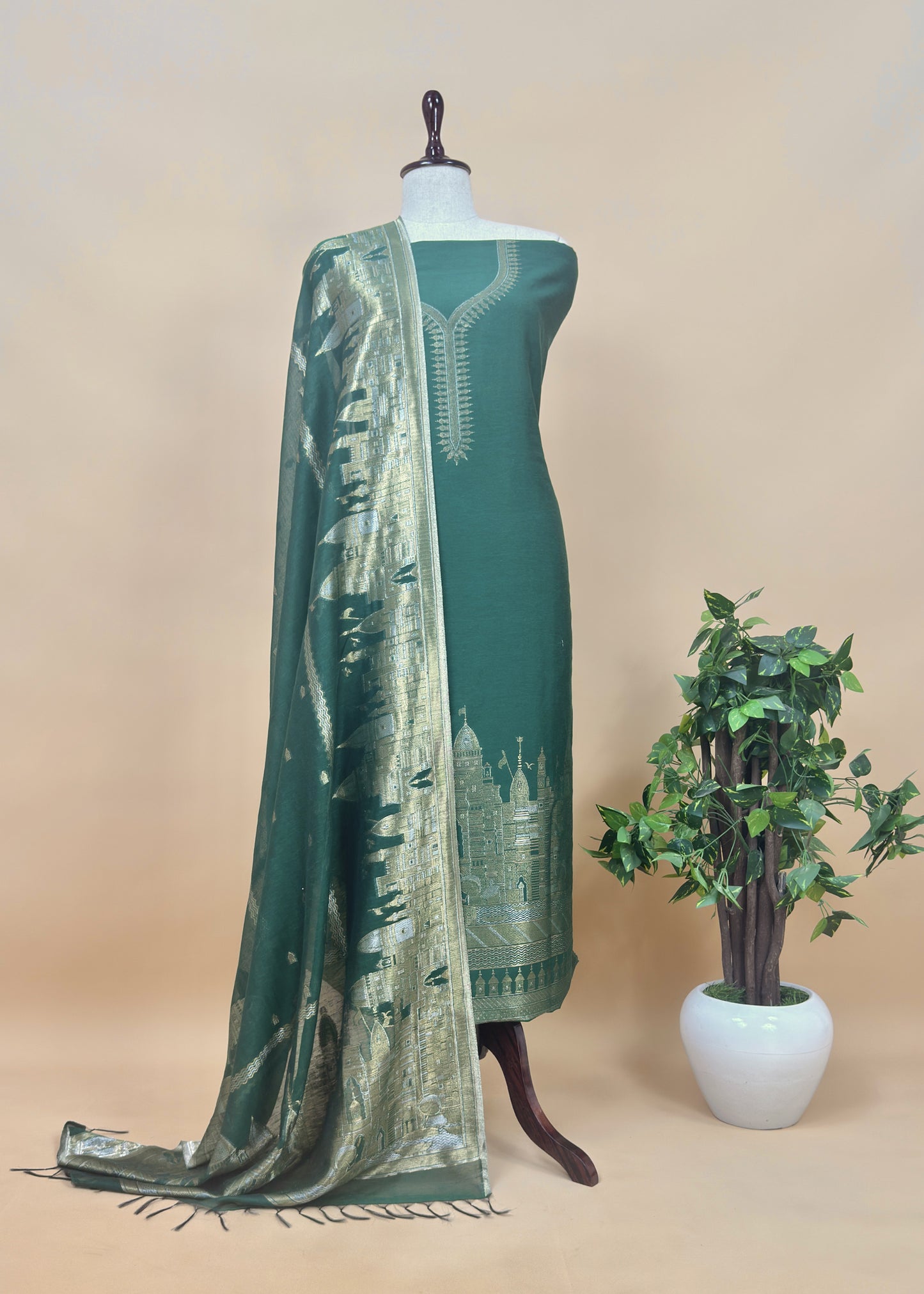 Green Kani Silk Suit With Kani Zari Weaving