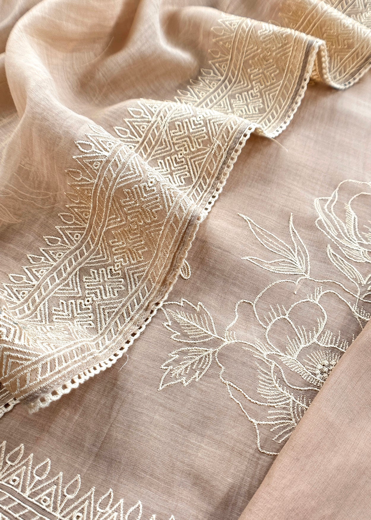 Mul unstitched suit set at the best price
